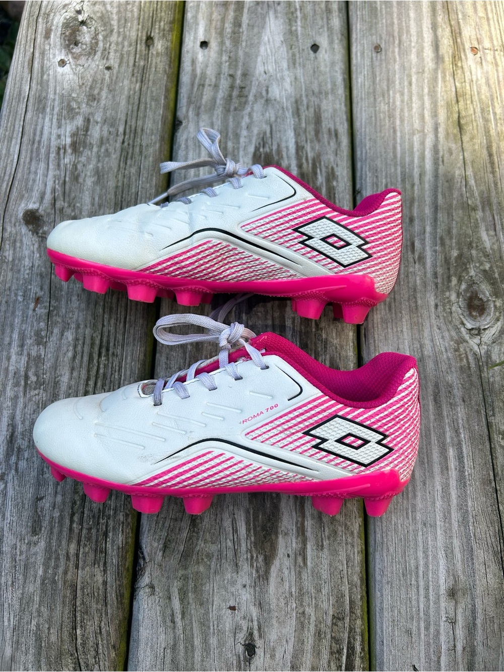 OTTO White and Hot Pink Kids Soccer Cleats
